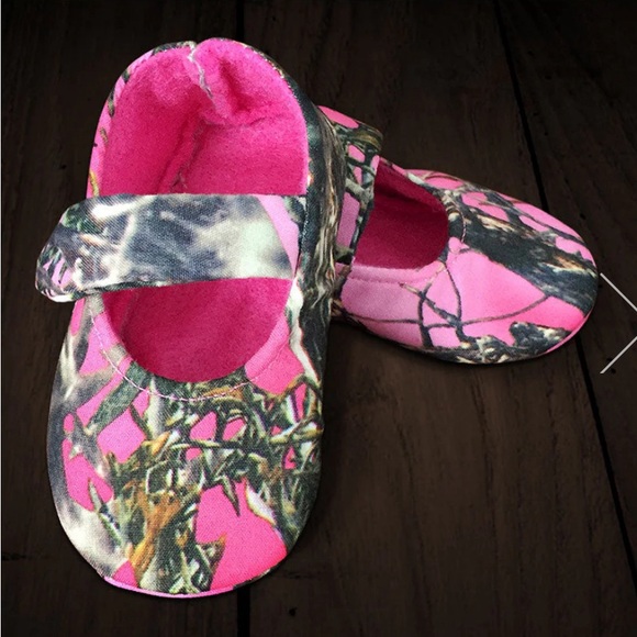 New 2fabs Pink Camp Slip ons! 12-18 months - Picture 1 of 4